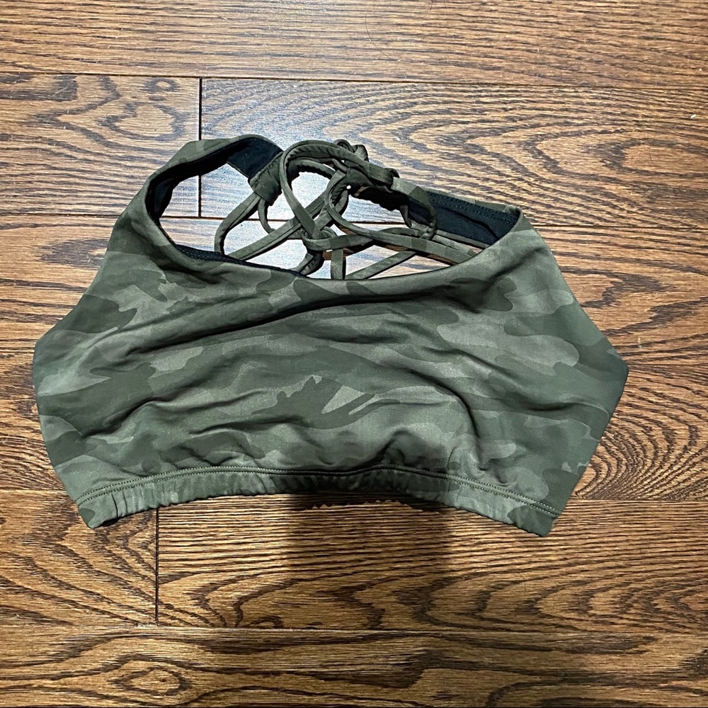 {Onzie Flow} Camouflage Sports Bra, M